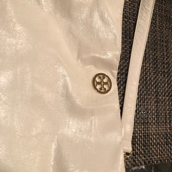 Tory Burch purse. - Picture 4 of 8